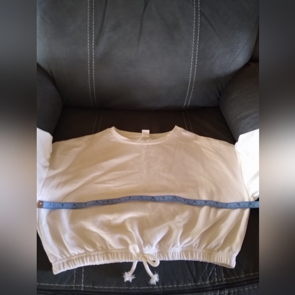 Crop Top - Picture 3 of 5